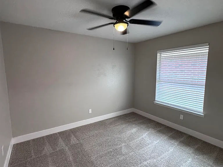 7722 Covington Dr — Photo 11