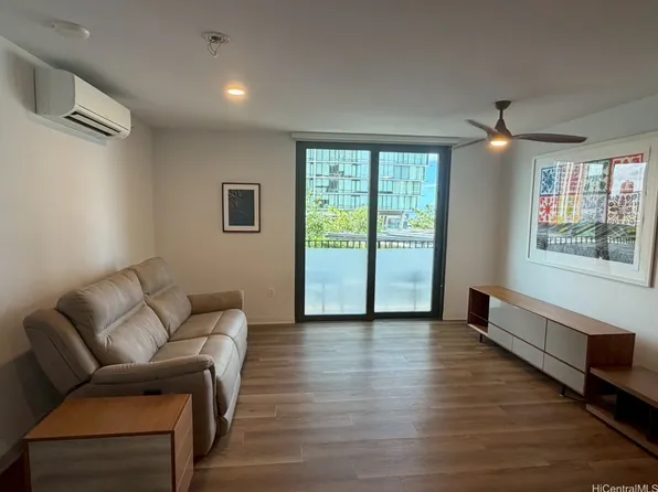 987 Queen St #908, Honolulu, HI 96814