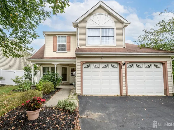 21 Bailly Dr, Burlington, NJ 08016