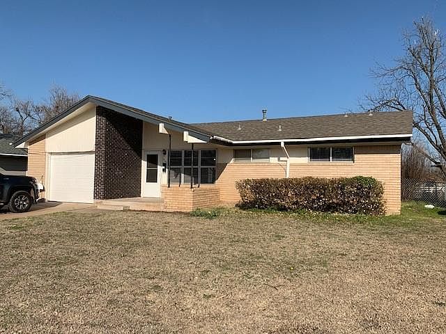 1st image of 425 N Glenwood Dr