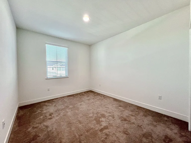 1421 Waterwheel Ln — Photo 12