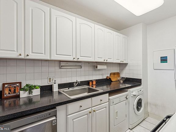 5th image of 1901 John F Kennedy Blvd #45-2224