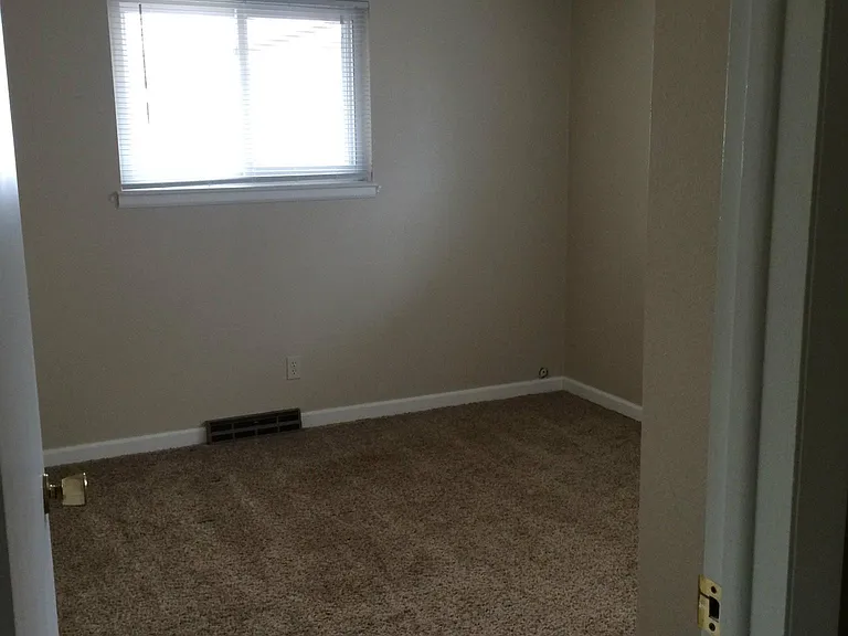 1438 Linden St — Photo 9