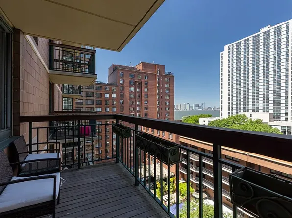 333 Rector Pl APT 1012, New York, NY 10280