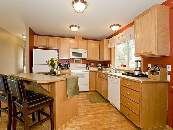 5th image of 8806 NE Fir St