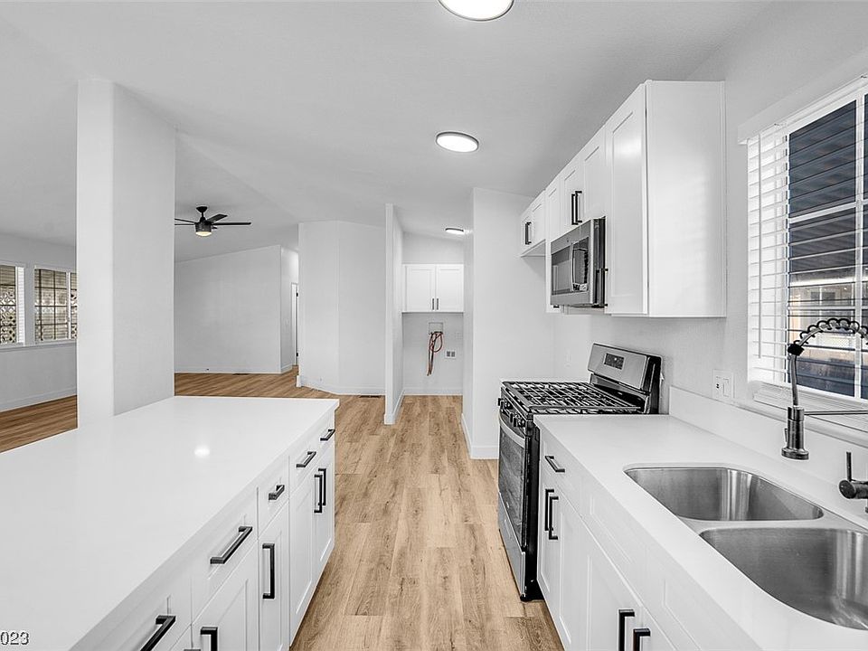 1st image of 3589 Montego Dr