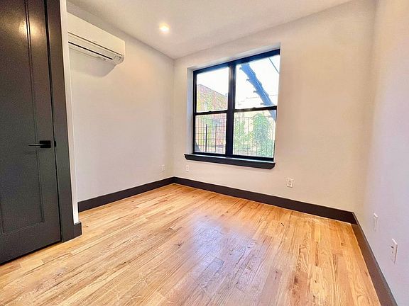 5th image of 201 Rochester Ave #2R