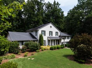 825 Edgewater Trl NW, Sandy Springs, GA 30328