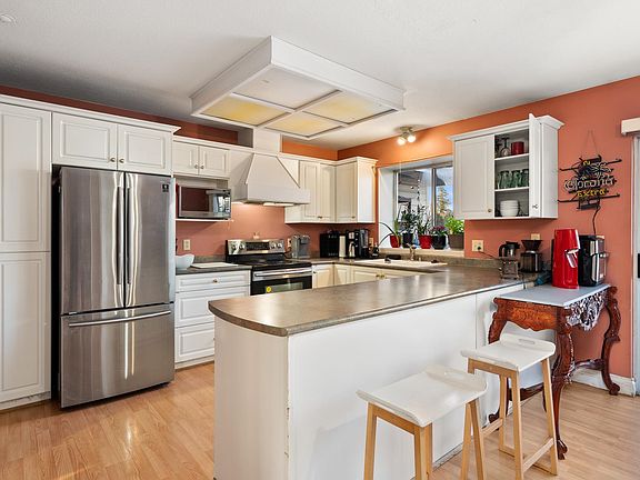 4th image of 6170 191st St
