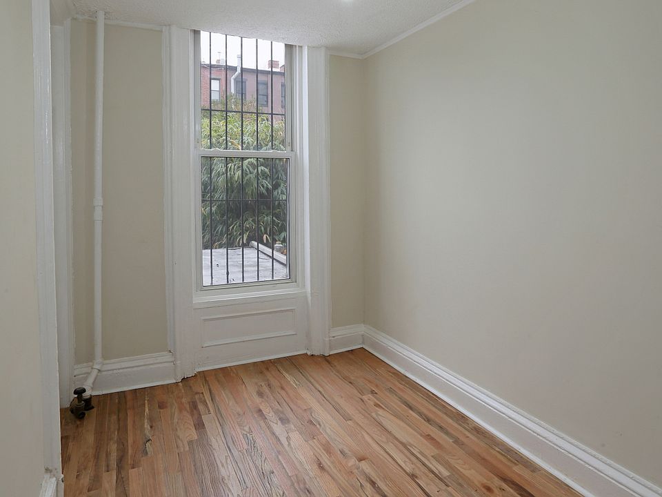 1st image of 292 Putnam Ave #22