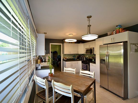5th image of 15435 Betty Ann Ln