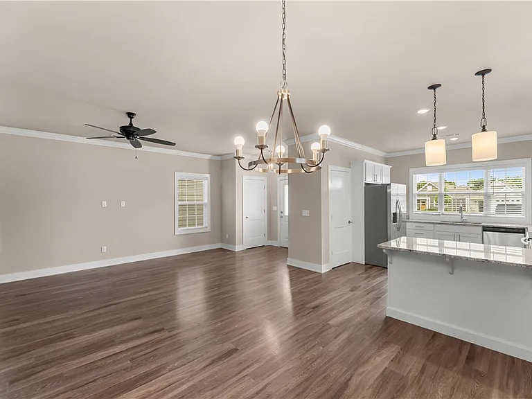 830 NE Heights Ln — Photo 18