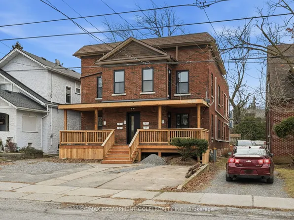 4876 Simcoe St #3, Niagara Falls, ON L2E 1V9