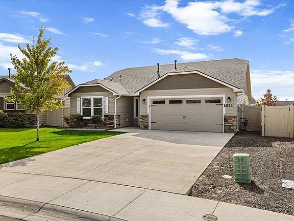 2nd image of 1831 E Mesa Fls