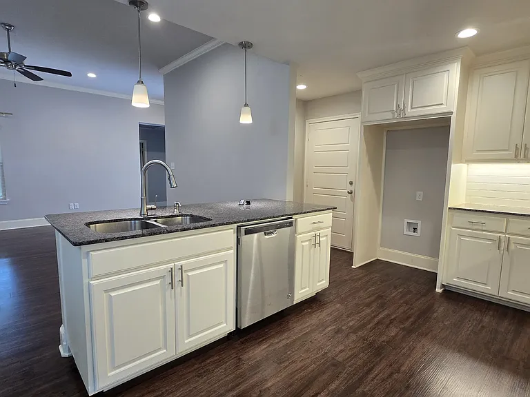 19866 Meadow West Ln — Photo 15
