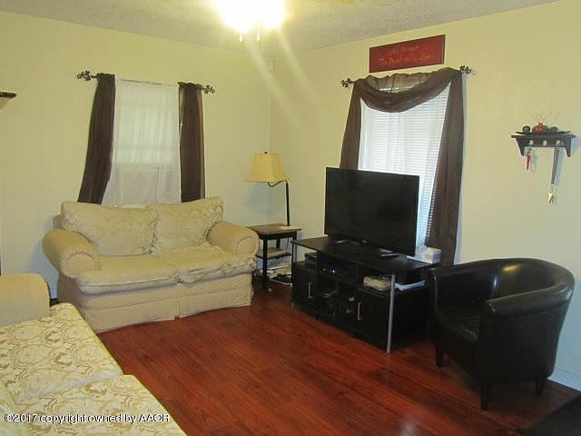 2nd image of 521 SW 45th Ave