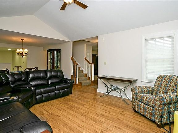5th image of 5021 Whispering Pines Ln
