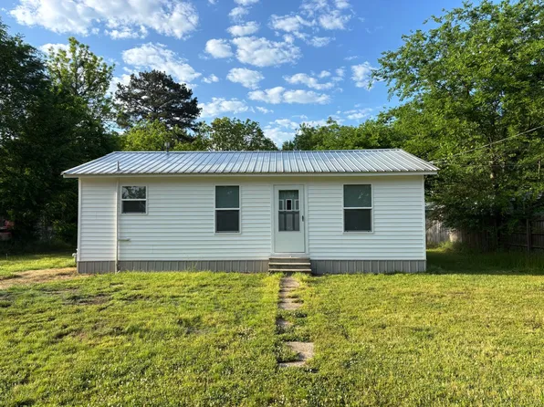 414 Dodd St, Nash, TX 75569