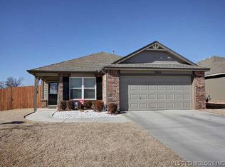 10900 N 117th East Pl, Owasso, OK 74055