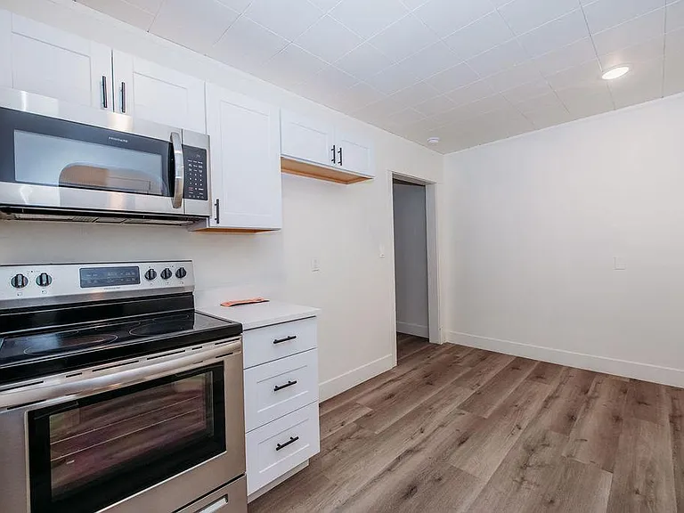 2213 Jackson Ave #1 — Photo 23