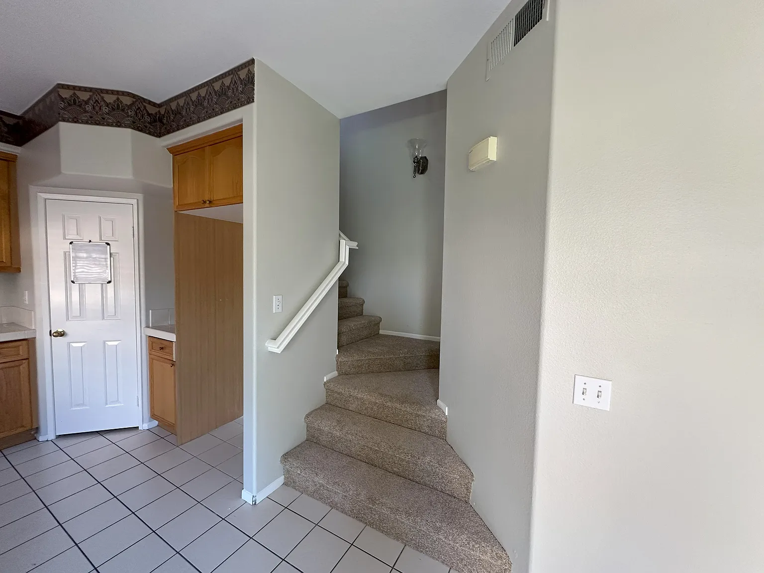 237 Spurwood Ln — Photo 4