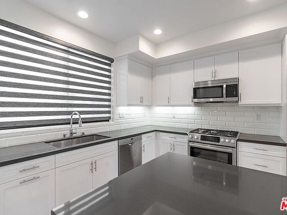 5th image of 13139 W Victory Blvd