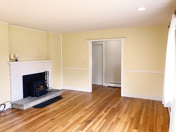 4th image of 46 Broad St