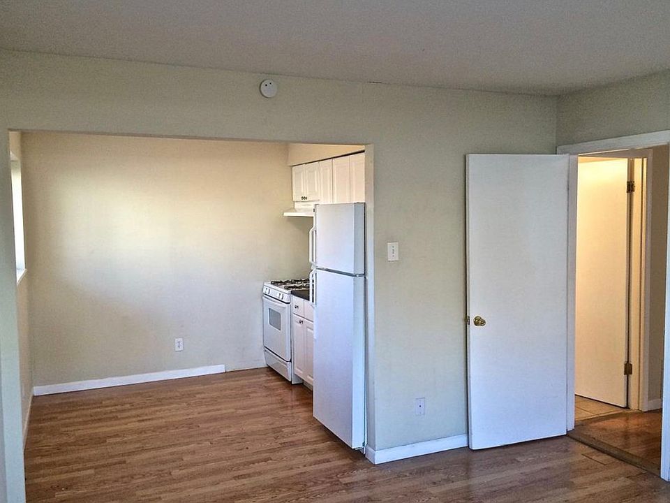 1st image of 2121 Yale Ave