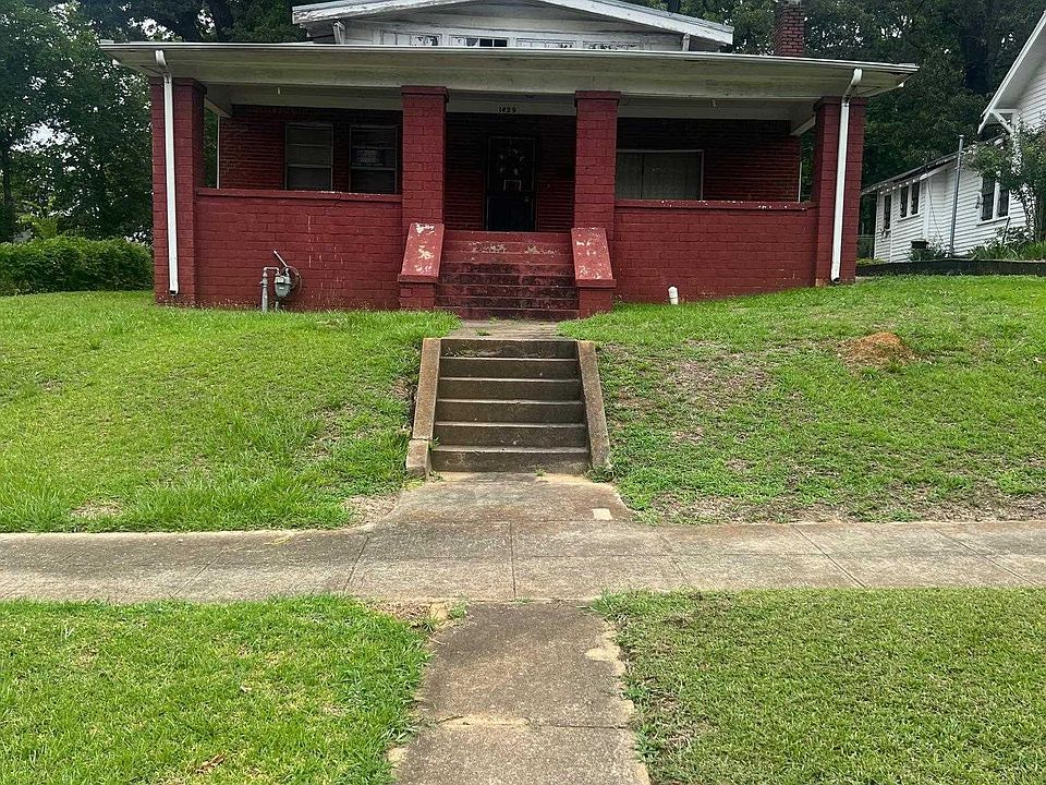 2nd image of 1429 29th St N