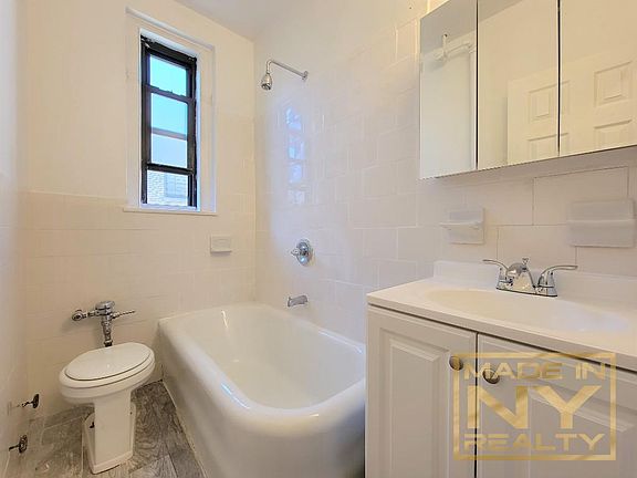5th image of 25-23 31st Ave APT B51