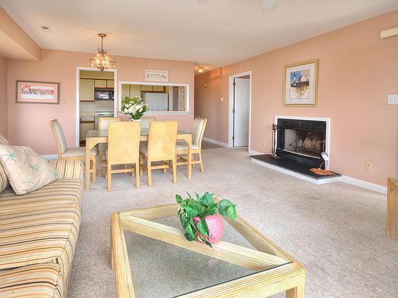 4th image of 8 Ocean Ct