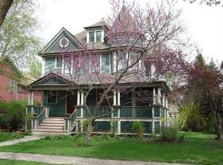 114 S Euclid Ave, Oak Park, IL 60302
