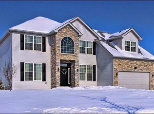 903 Hayden Dr, Yorkville, IL