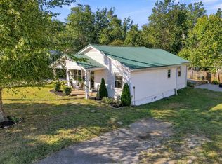 905 S Russell St, Portland, TN 37148
