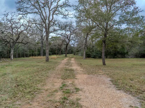 7555 Silver Mine Rd, Harwood, TX 78632
