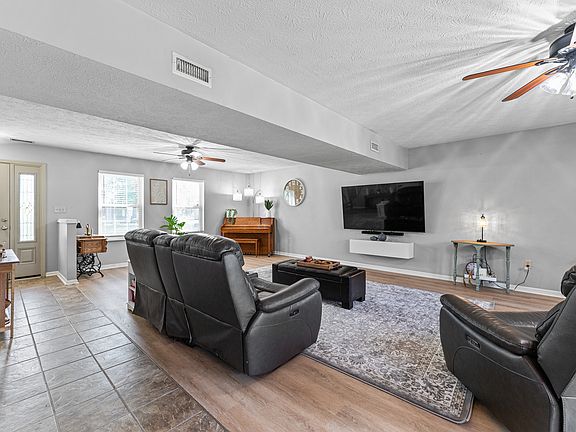 3rd image of 3074 Sable Ridge Pl