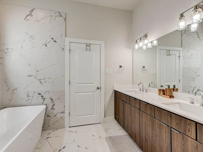 5857 Dolores St — Photo 35