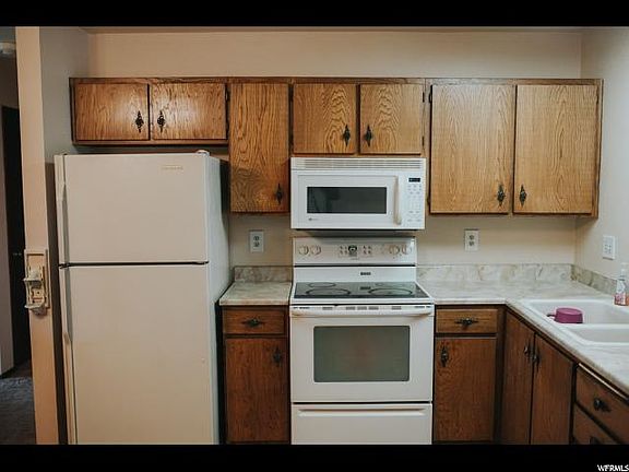 4th image of 2433 W Hardrock Dr