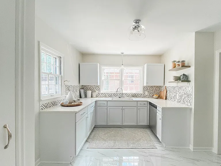 5404 Ingersoll Ave — Photo 5