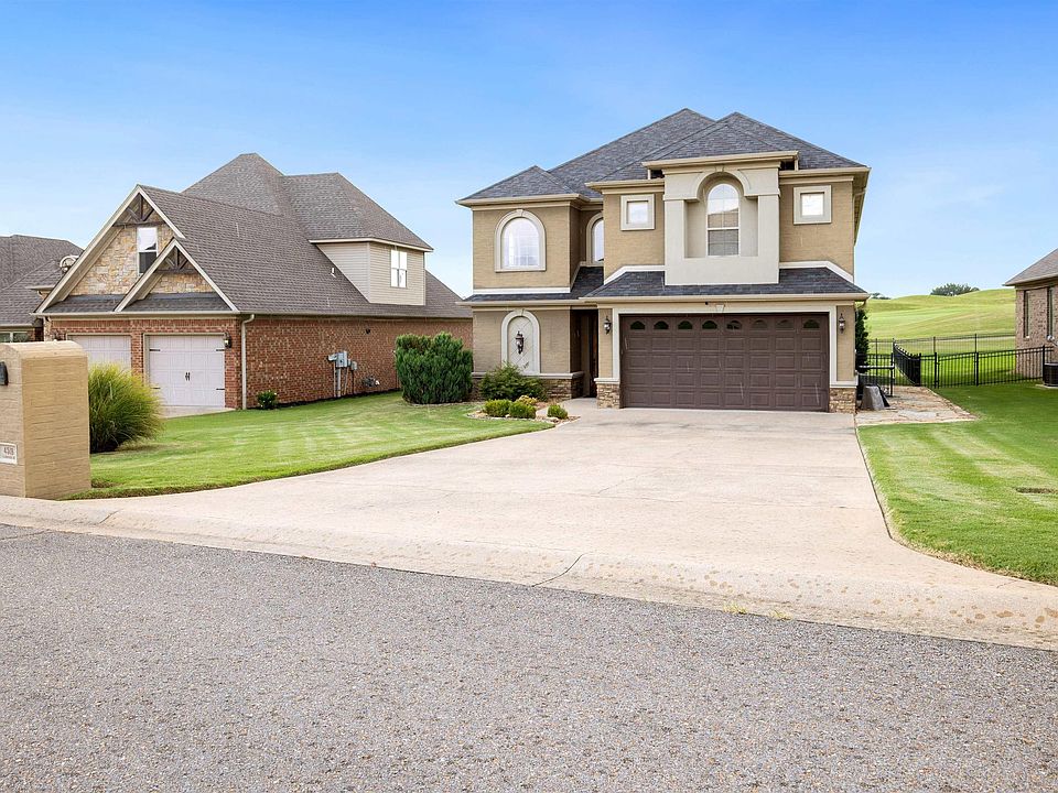 1st image of 4518 Clubhouse Dr