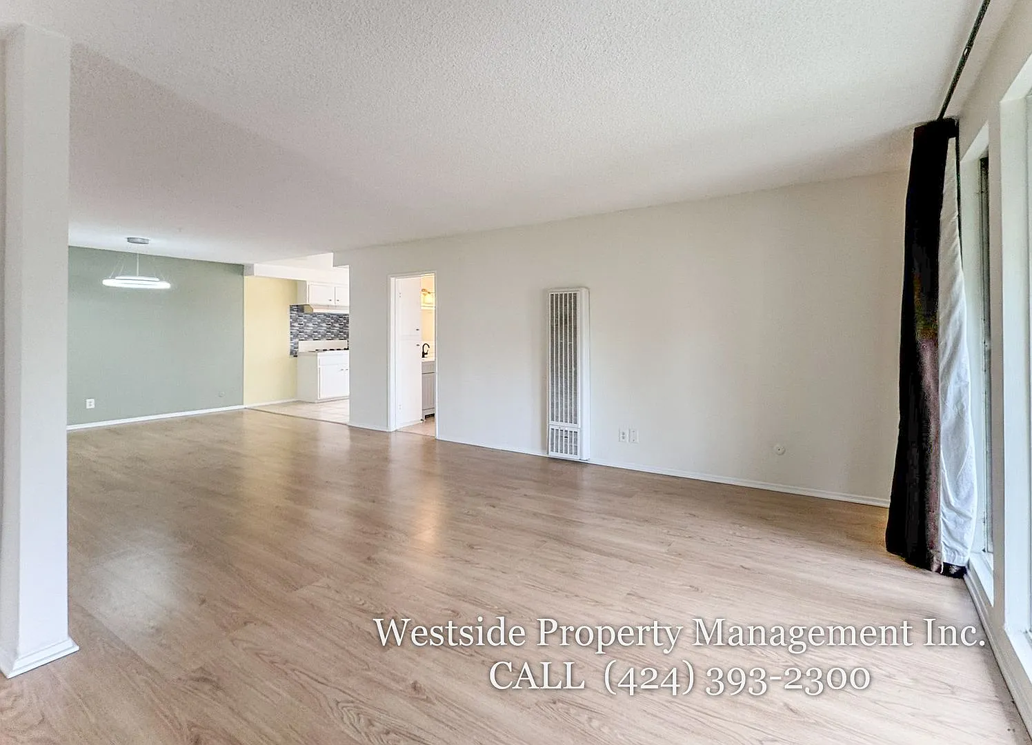 Spacious & Bright Front Corner 1BD/1BA — Photo 2