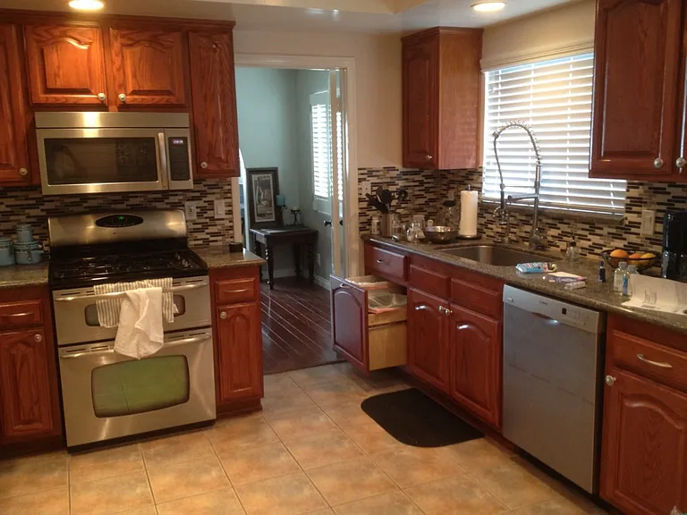 1542 Goodman Ave #1 — Photo 4