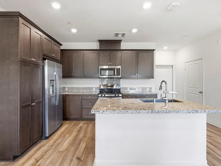 22760 Harmony Dr — Photo 7