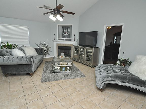 3rd image of 107 Muscadine Dr