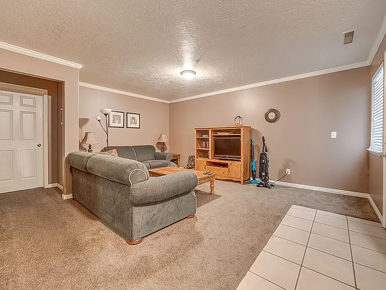 239 E 300 N #303 — Photo 1