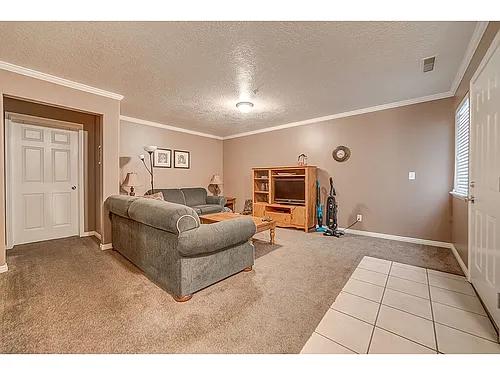 239 E 300 N #303 Photo 1