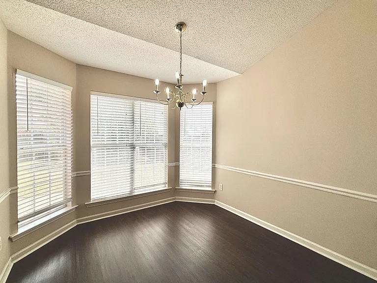 9879 Averbury Dr — Photo 17