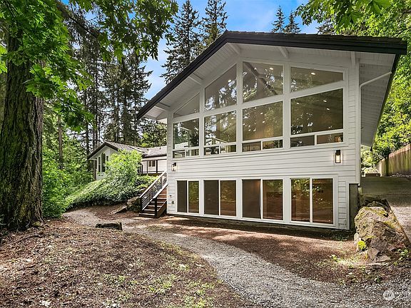 3rd image of 3832 132nd Avenue NE