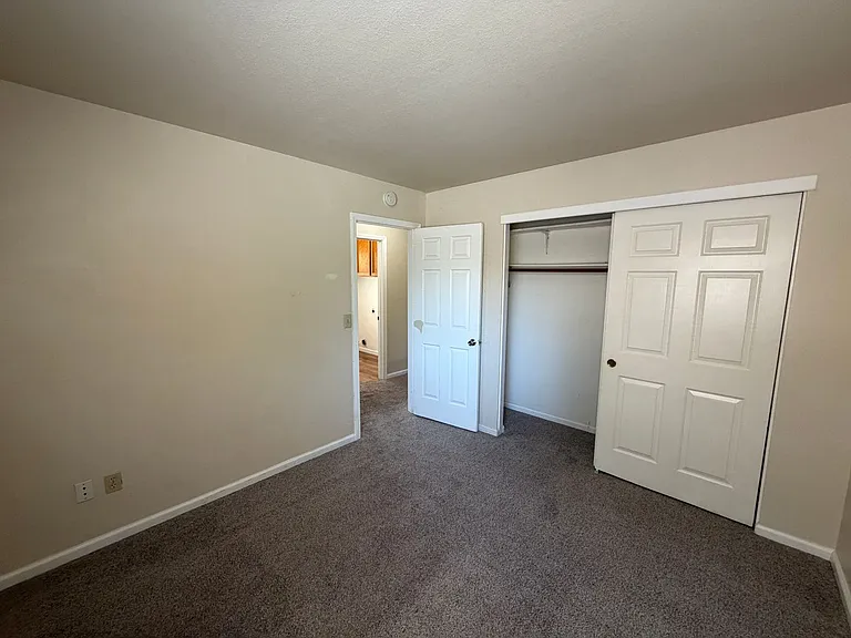 8801 Mohamed Cir — Photo 20
