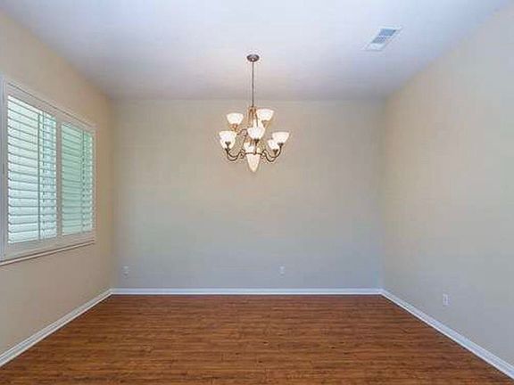 5th image of 36252 Bur Oaks Ave